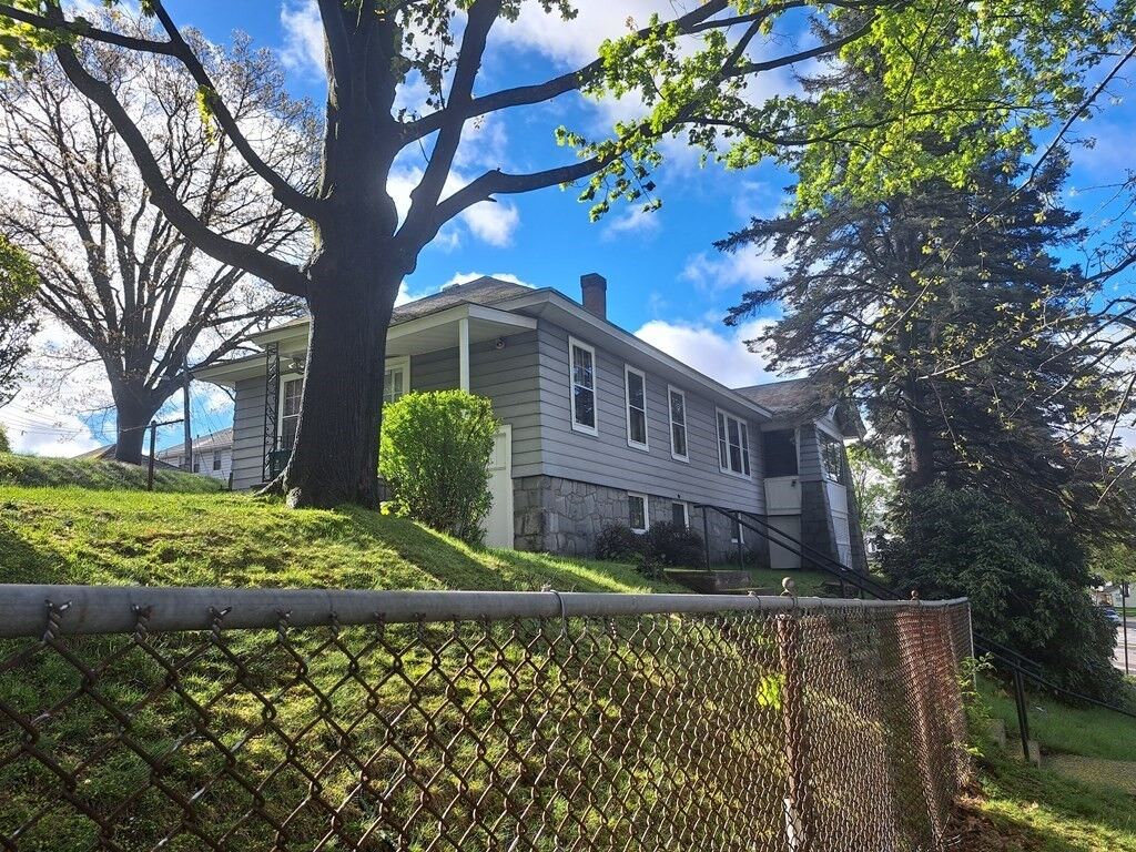 Property Photo:  563 Grafton Street  MA 01604 