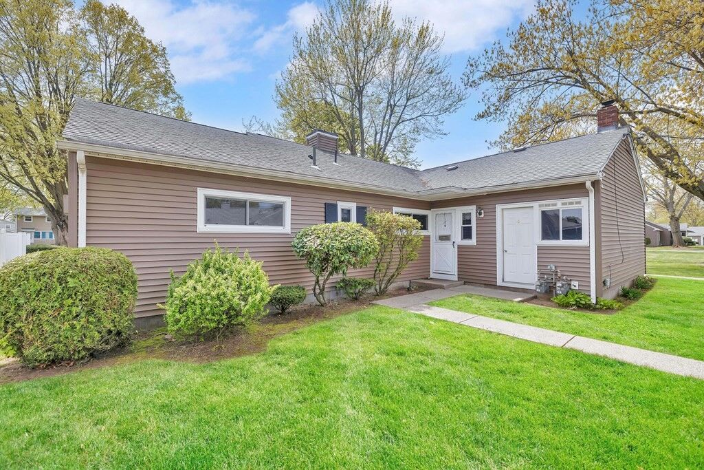 Property Photo: 17 Pheasant Way 17 MA 01022