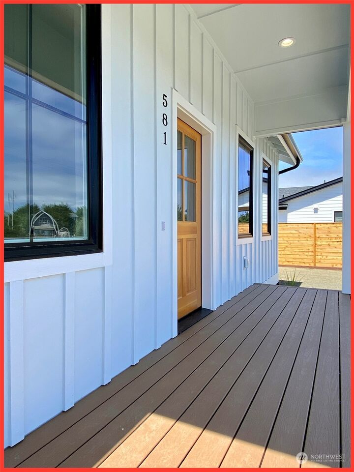 Property Photo:  581 Ocean Shores Boulevard SW  WA 98569 