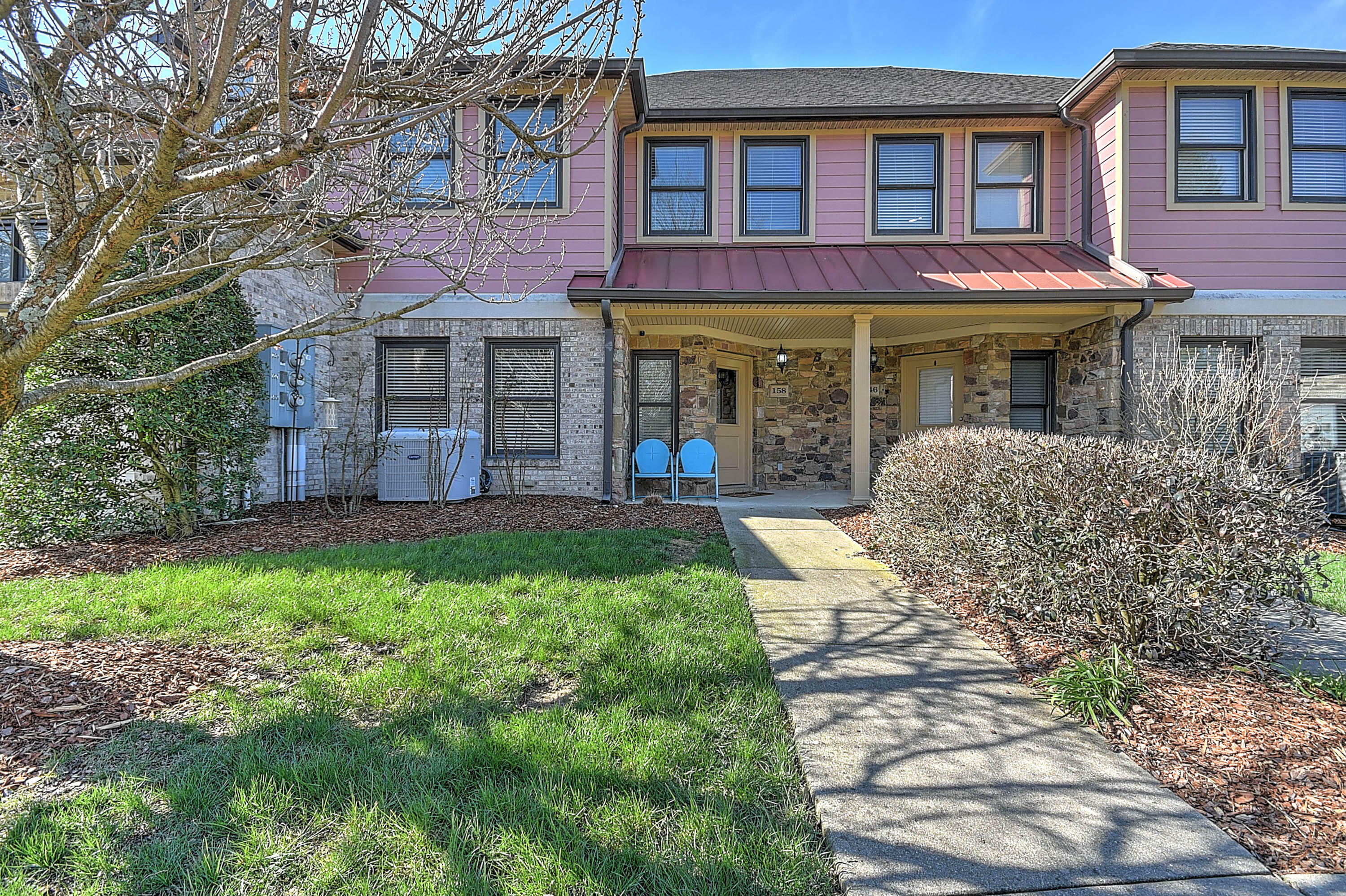 Property Photo: 158 Westshore Pointe 1-D TN 37601