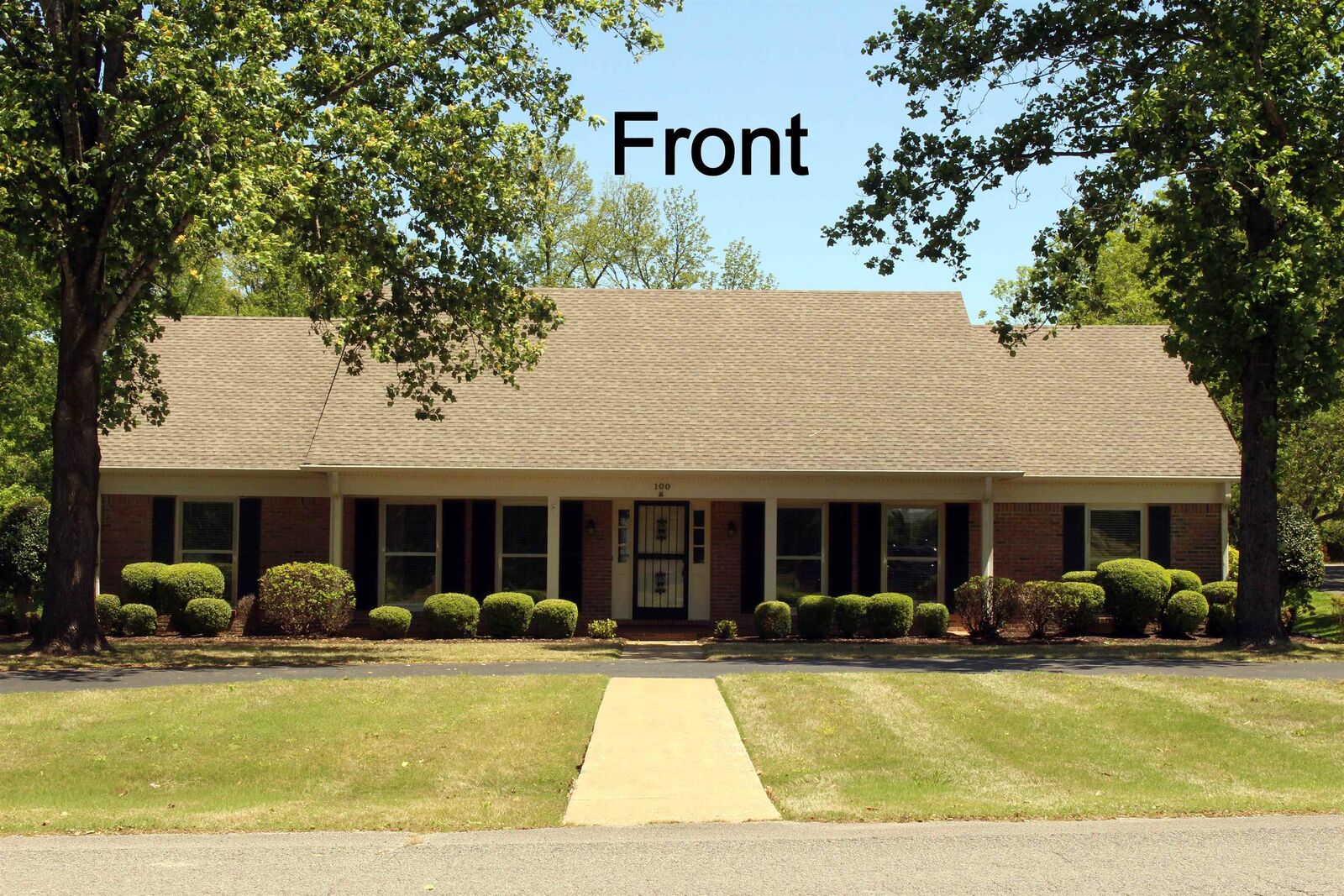 Property Photo:  100 Greenbriar Lane  TN 38305 