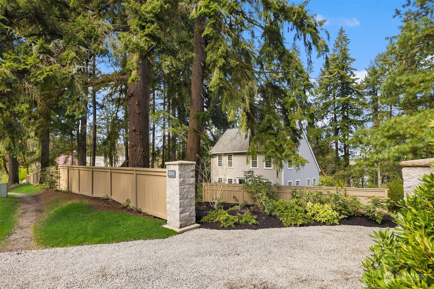 Property Photo:  5254 NE Eagle Harbor Drive  WA 98110 