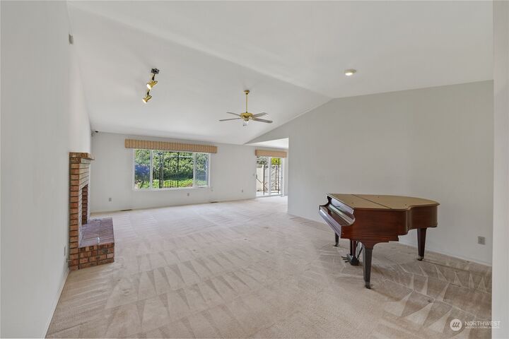 Property Photo:  5610  Kingsway  WA 98221 