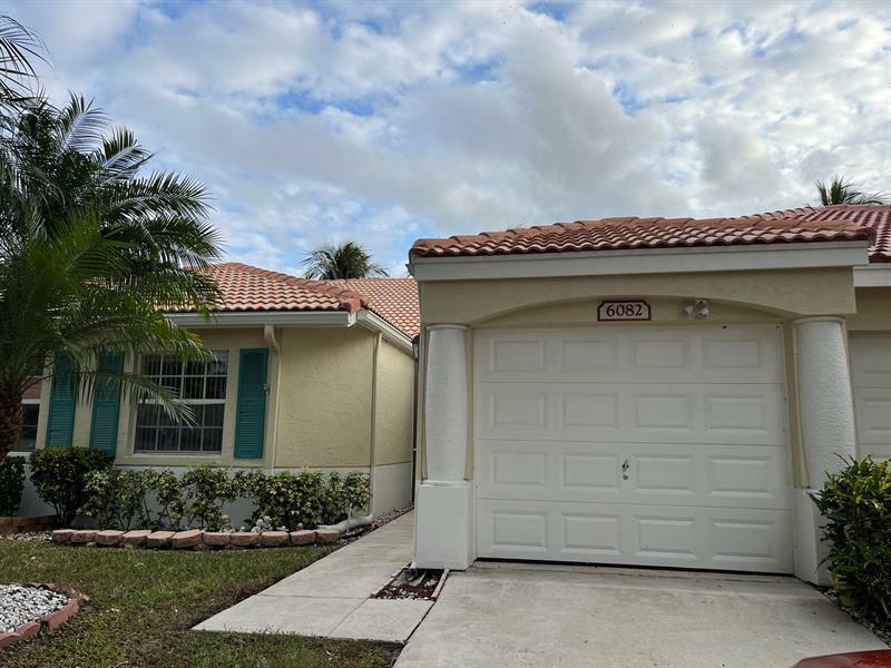 Property Photo:  6082 Lake Hibiscus Drive  FL 33484 