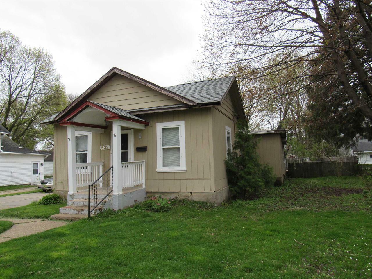 Property Photo:  533 Prairie Ave  WI 53545 