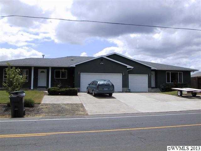 Property Photo:  1607 SE Miller  OR 97338 