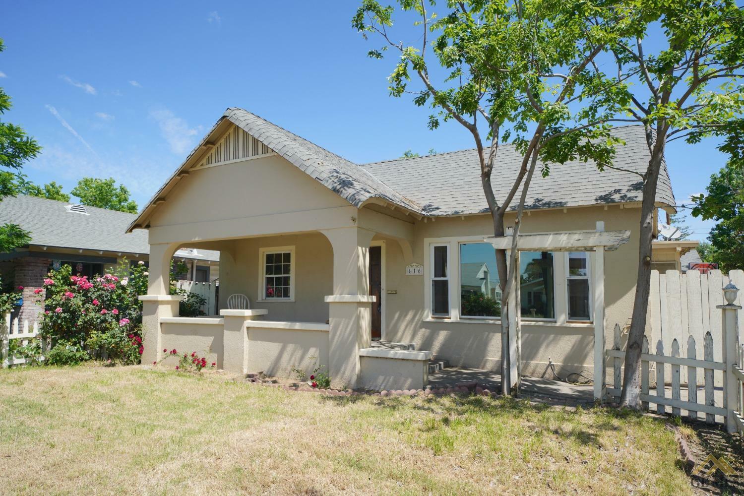 Property Photo:  416 Pacific Street  CA 93305 