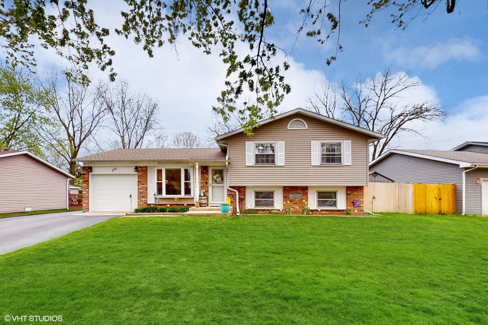 Property Photo:  149 Plainview Drive  IL 60440 