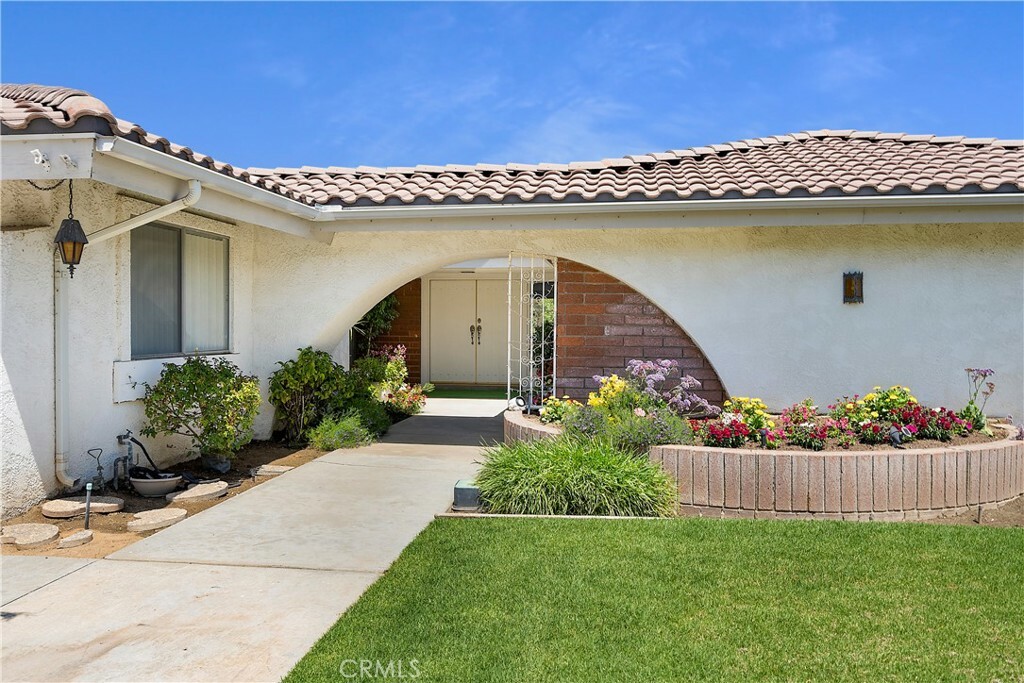 Property Photo: 1115 Via Vallarta CA 92506