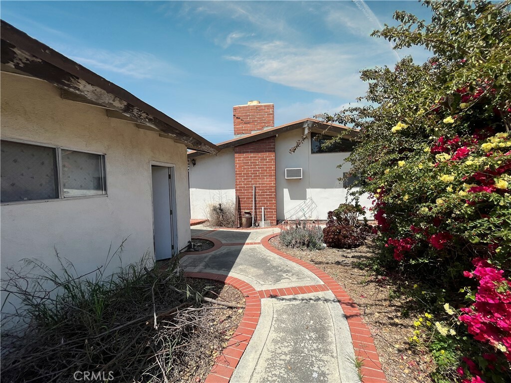 Property Photo:  9931 Cris Avenue  CA 92804 