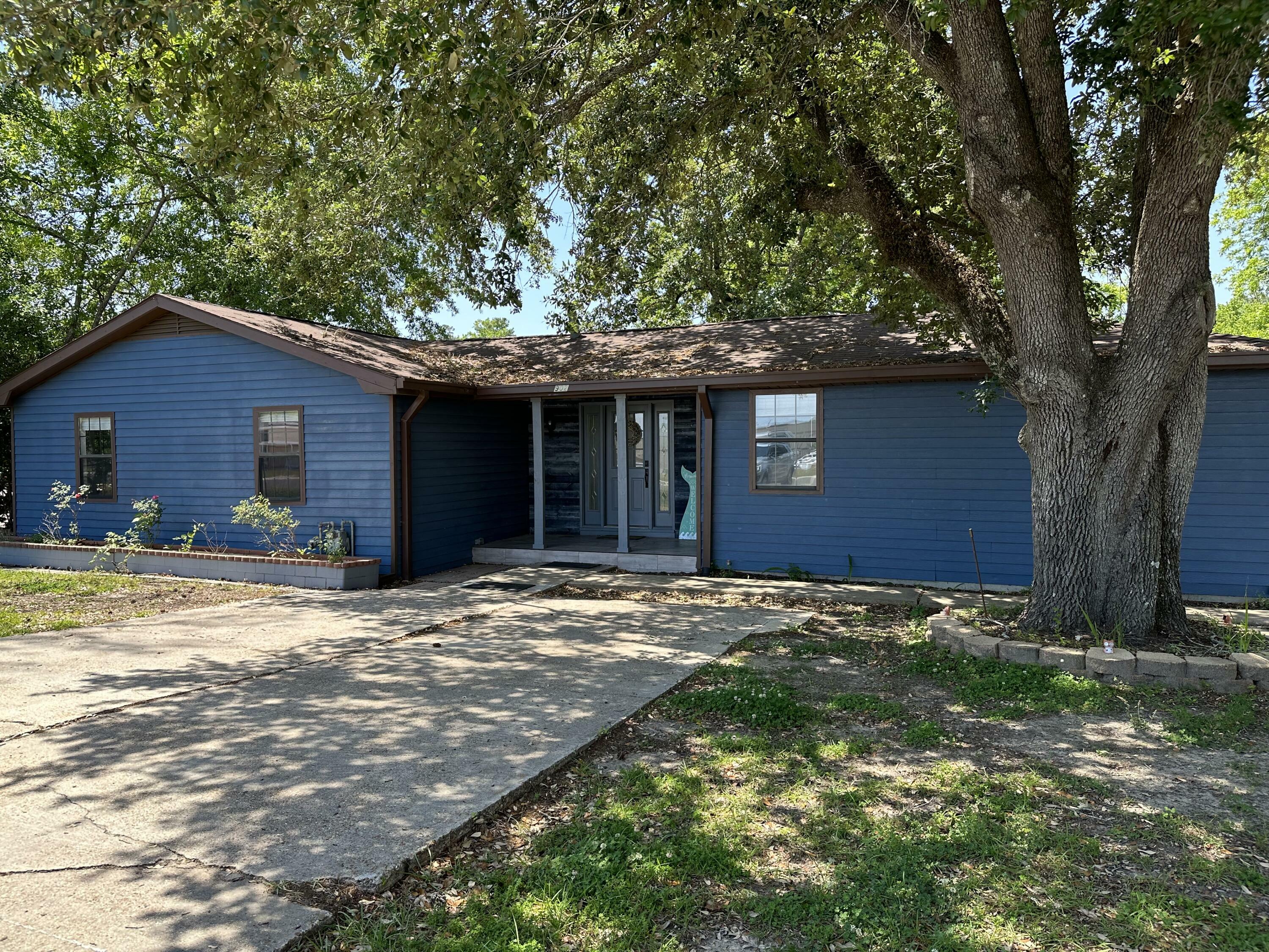 Property Photo:  902 S 10th St  LA 71446 