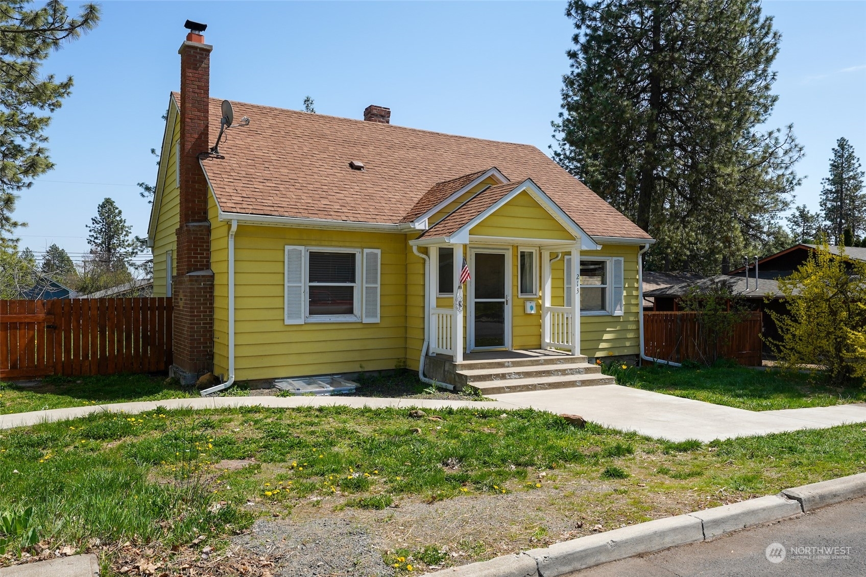 Property Photo:  213 N 3rd Street  WA 99004 