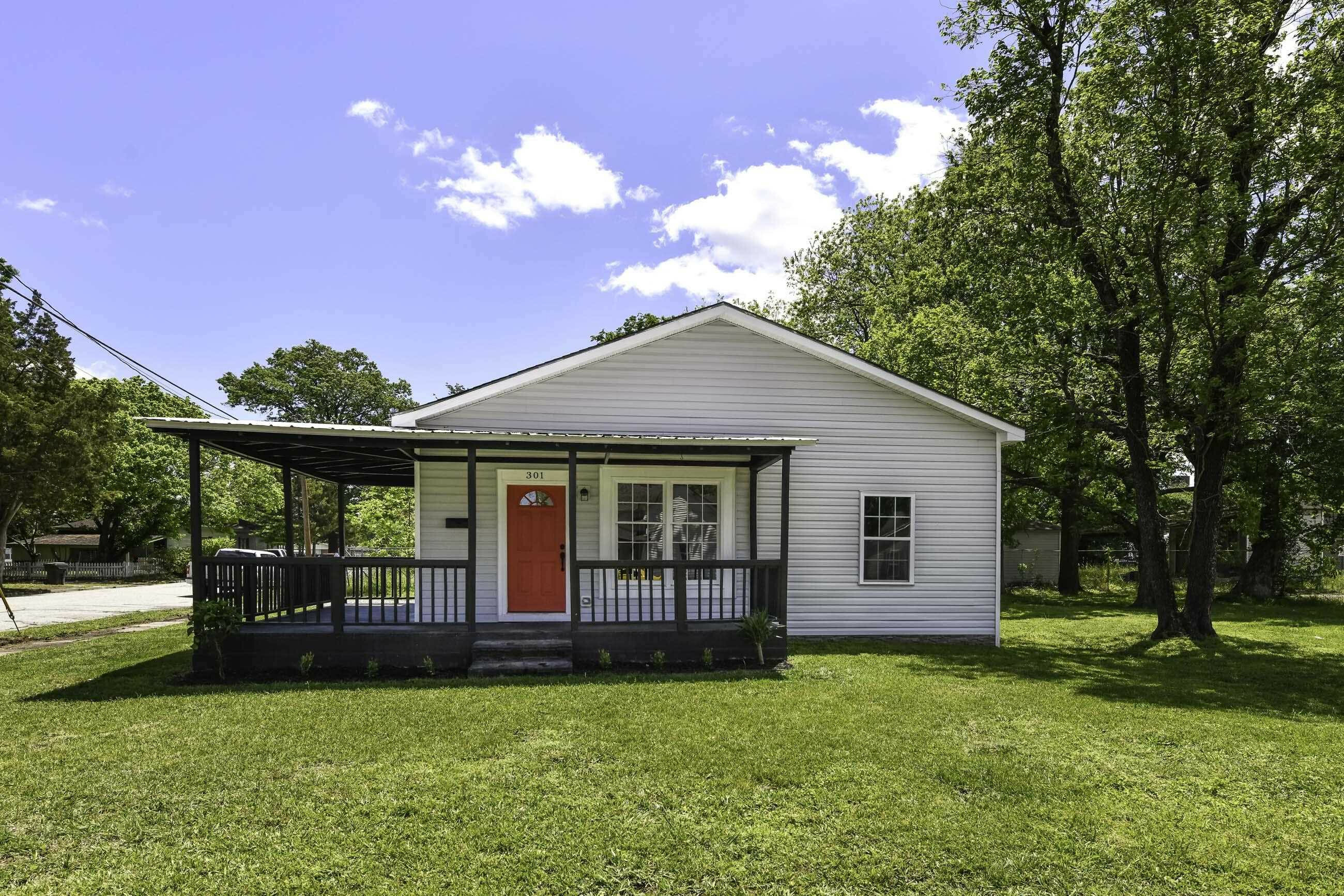 Property Photo:  301 S Webb Street  NC 27576 