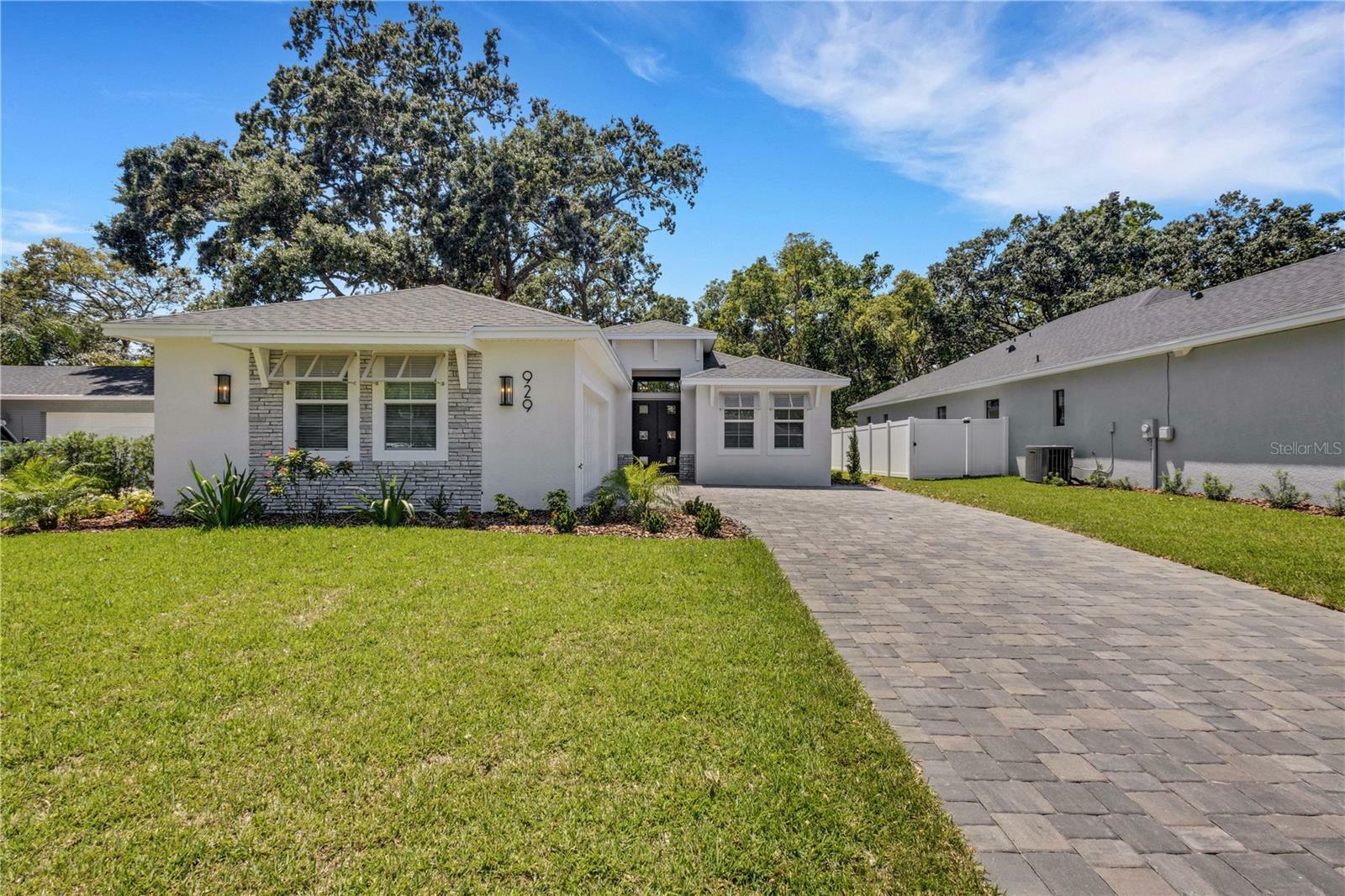 Property Photo:  929 Clearview Avenue  FL 33801 