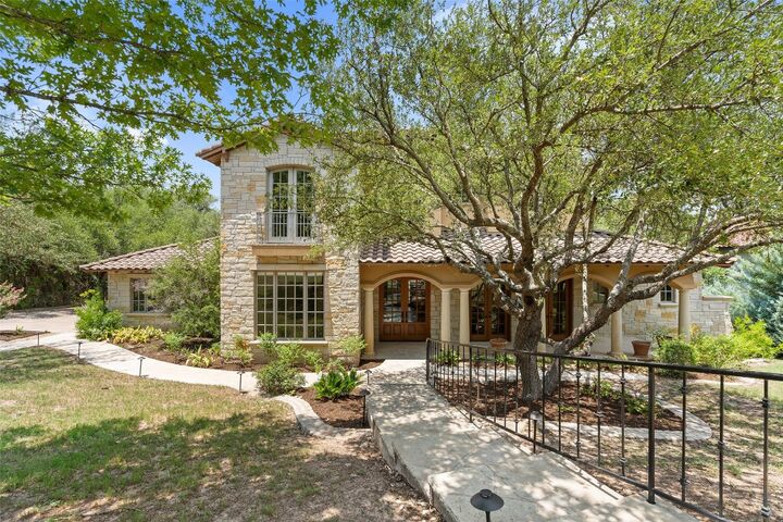 11924 La Barzola Bend  Austin TX 78738 photo