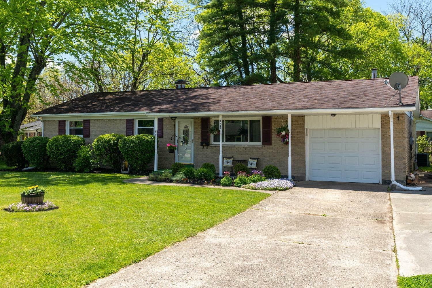 Property Photo:  401 Westview Ct  OH 45036 