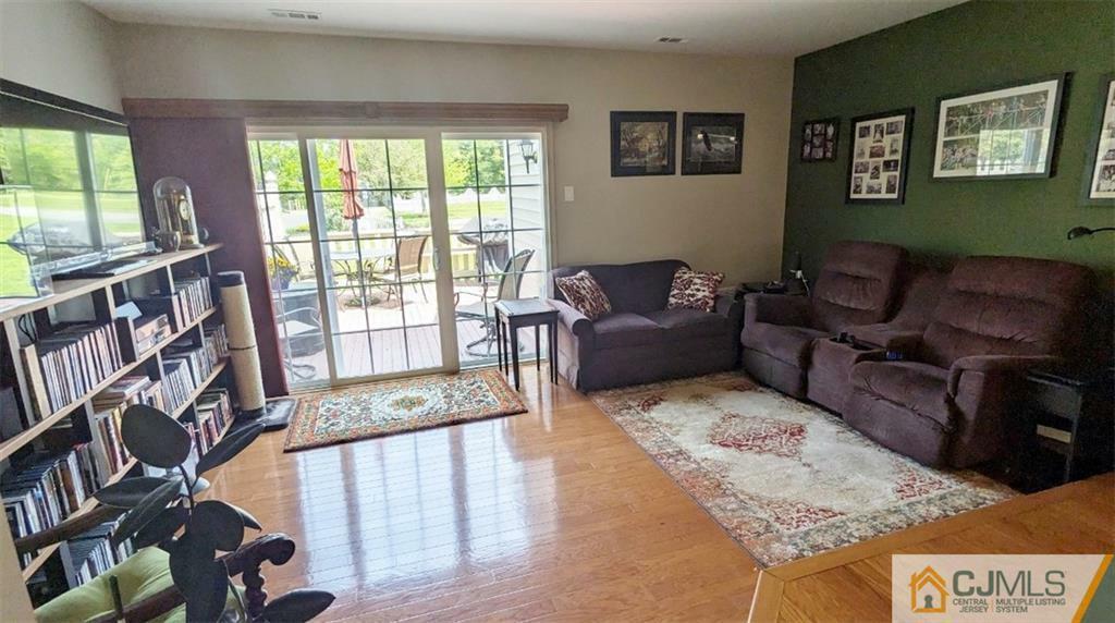 Property Photo: 10 Clark Court 1010 NJ 08520