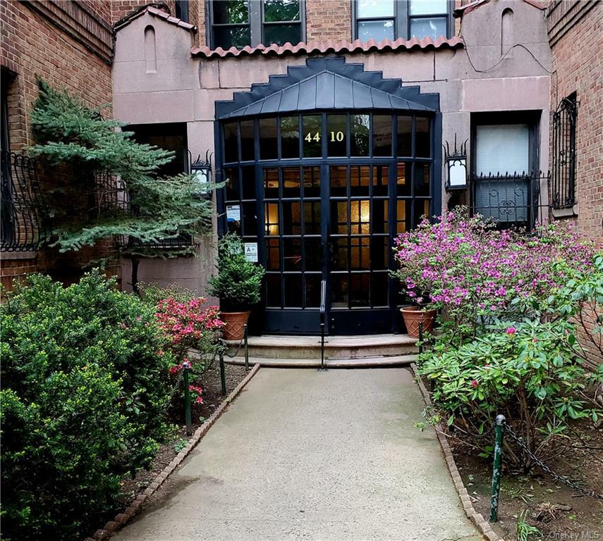 Property Photo: 4410 Cayuga Avenue B3 NY 10471