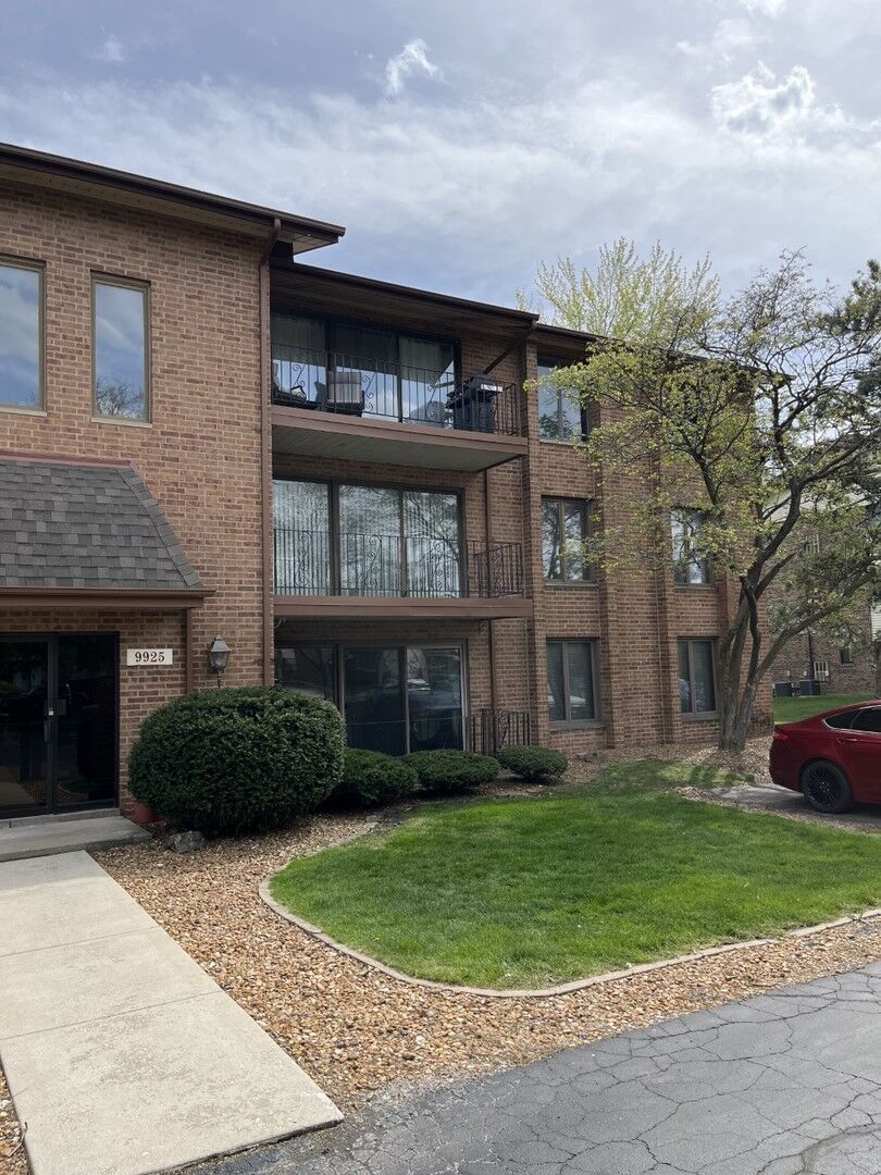 Property Photo:  9925 Shady Lane 5003  IL 60462 