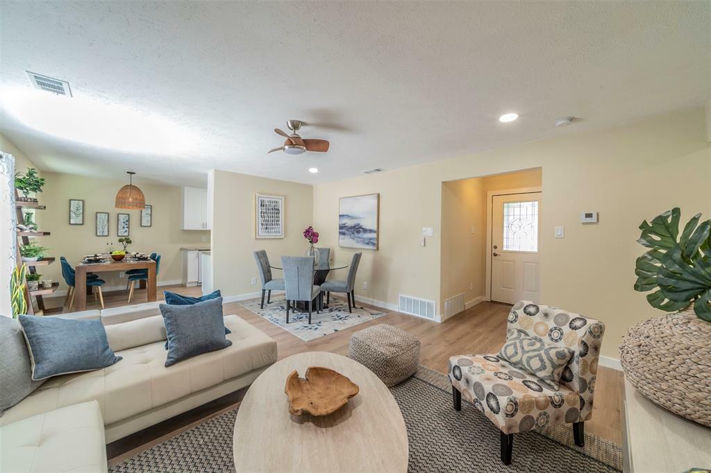 Property Photo: 138 Meadow Place TX 75067