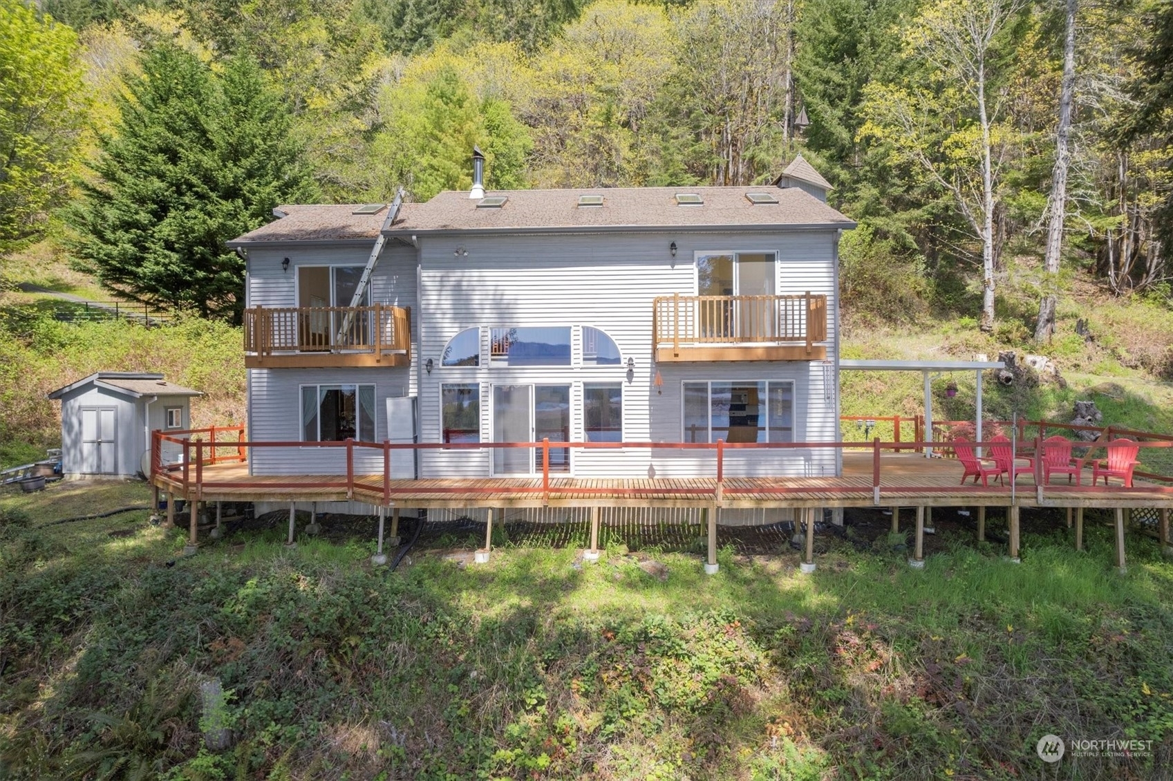 Property Photo:  37 Wildwood Lane  WA 98612 