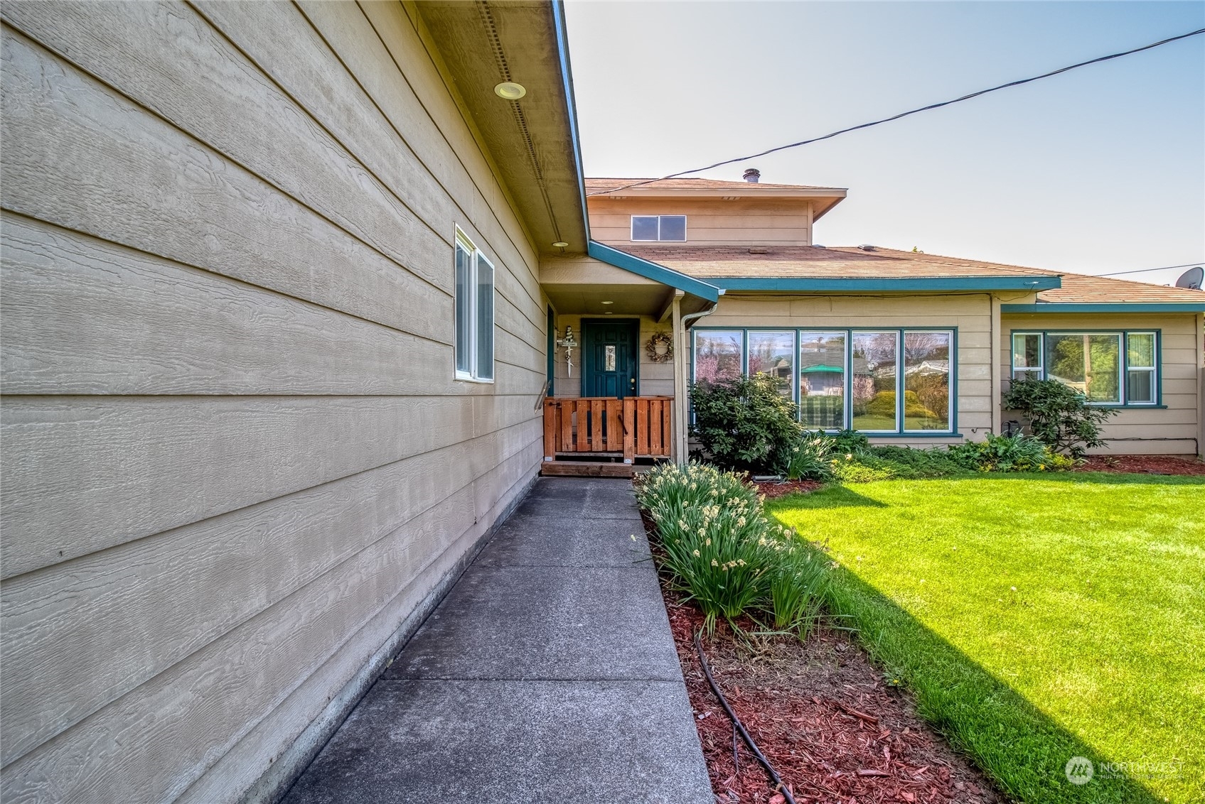 Property Photo: 1934 Pleasant Street WA 99362