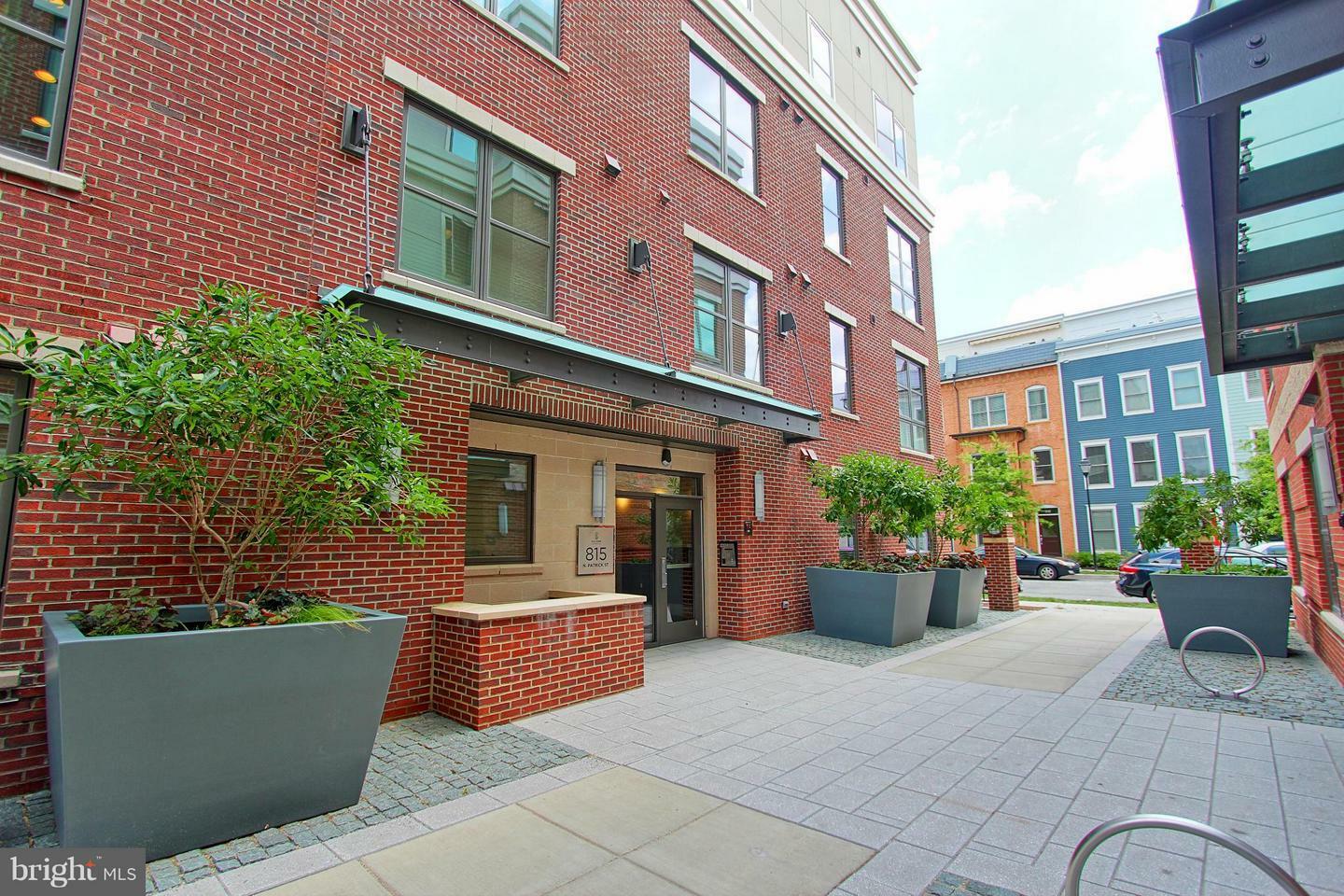 815 Patrick Street 411  Alexandria VA 22314 photo