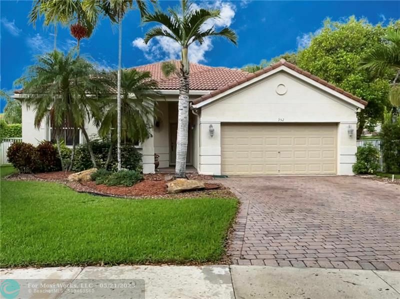 Property Photo:  952 Tulip Cir  FL 33327 