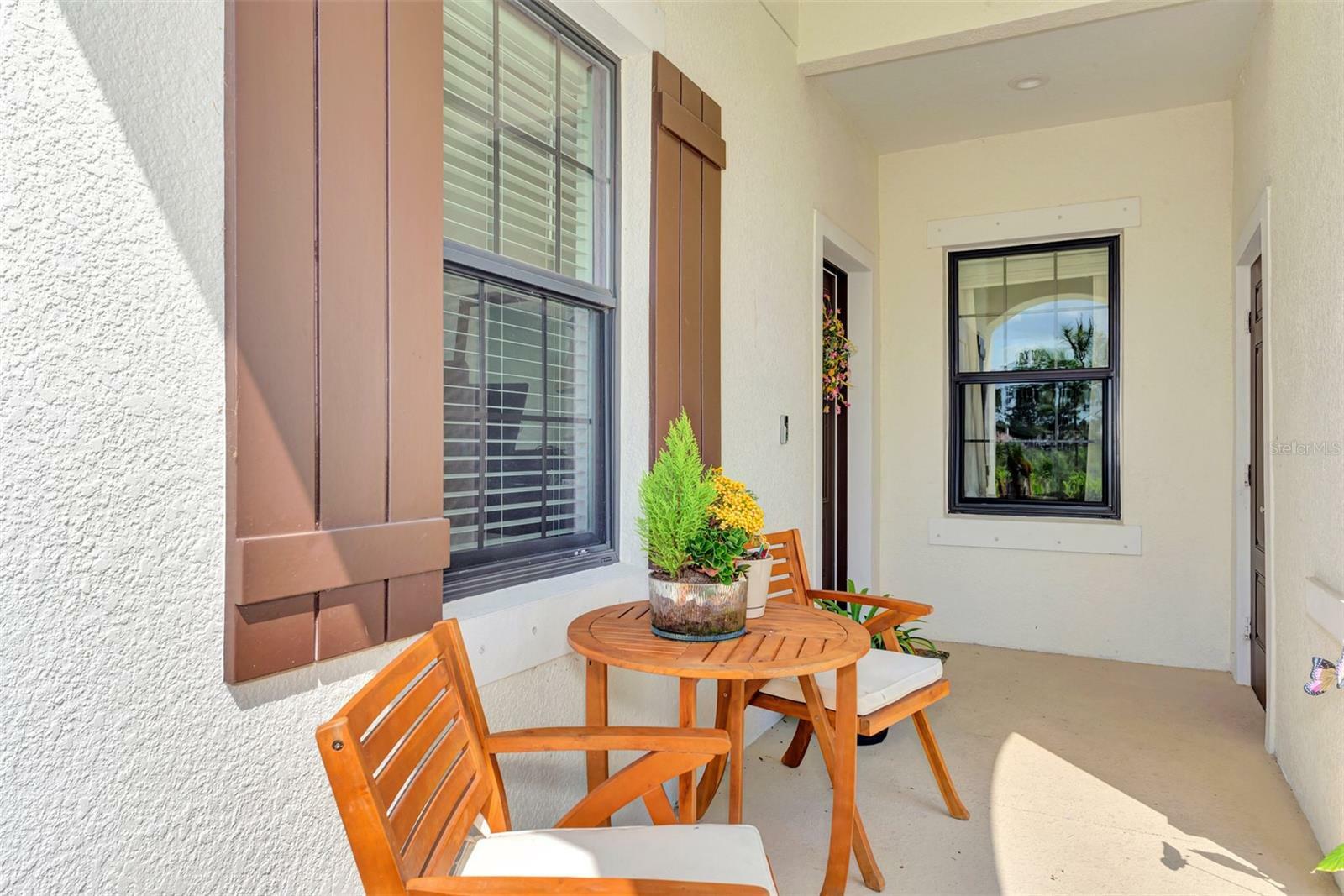 Property Photo: 213 Sarezzo Circle FL 34275