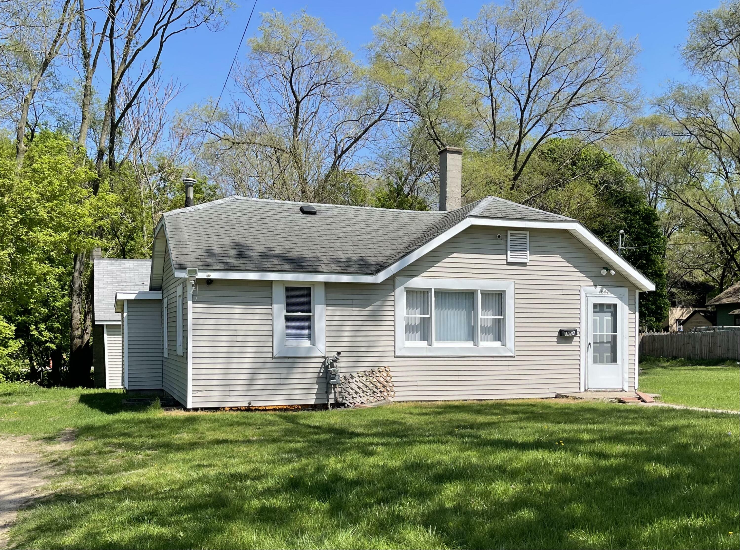 Property Photo:  1644 College Avenue SE  MI 49507 