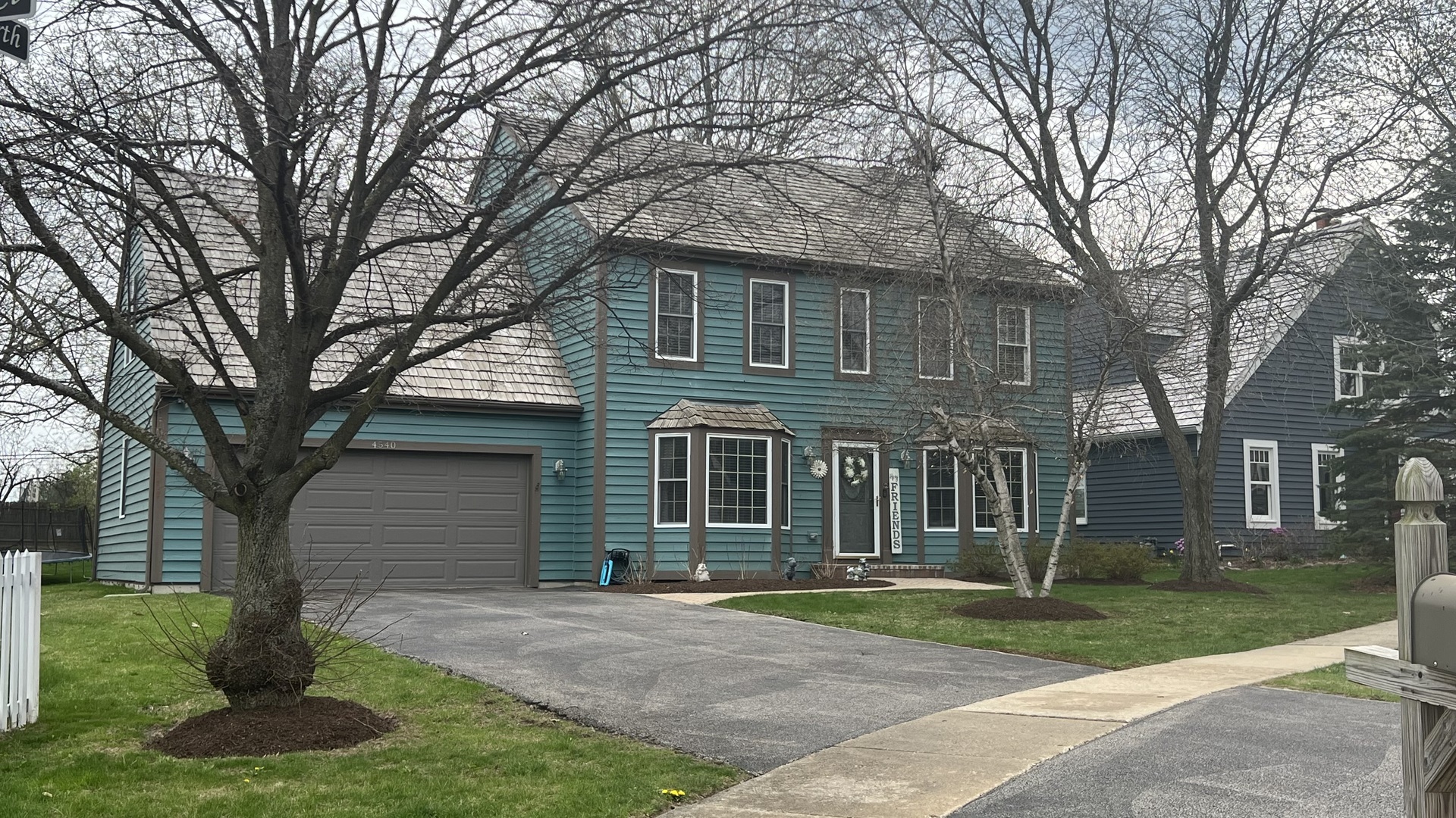 Property Photo: 4540 Kings Way N IL 60031