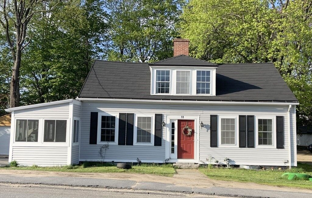 Property Photo:  11 School St  MA 01475 