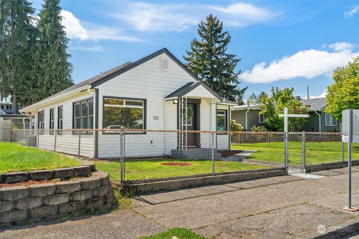 5116 N 40th Street  Tacoma WA 98407 photo