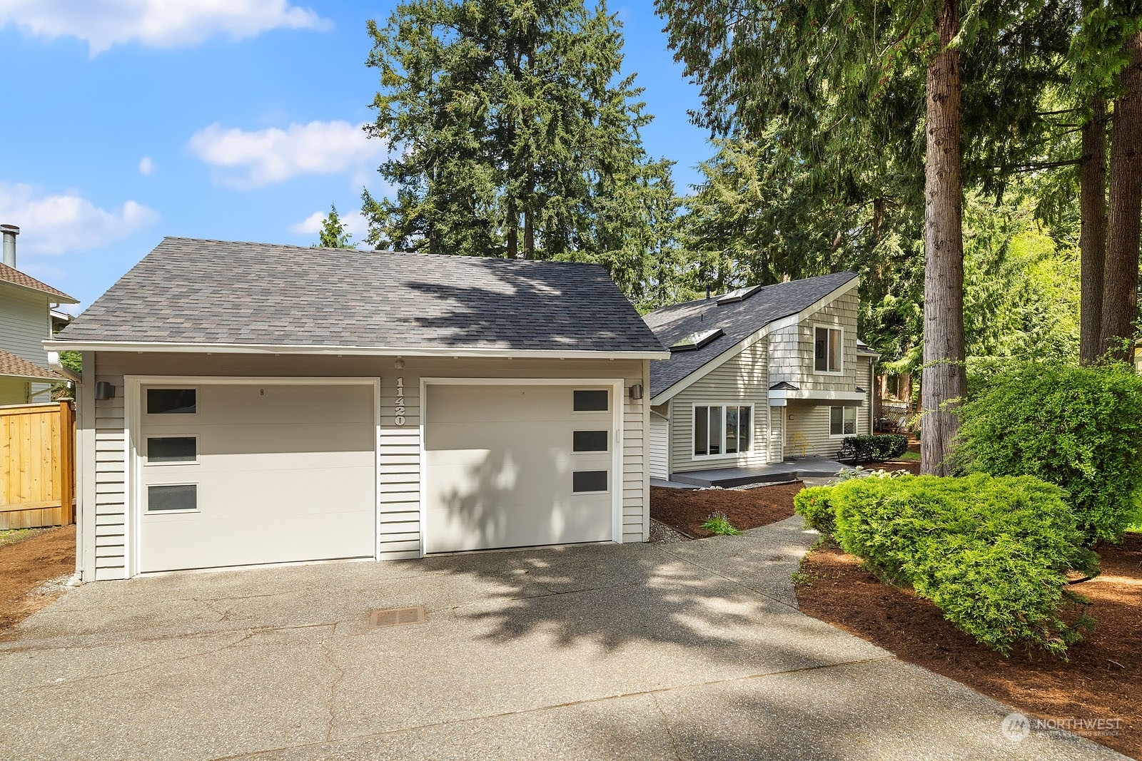 Property Photo:  11420 NE 104th Street  WA 98033 