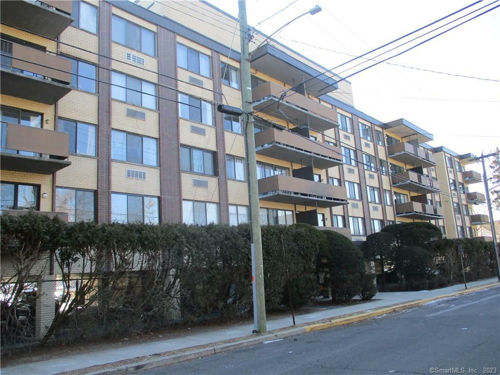 Property Photo:  155 Brewster Street 2G  CT 06605 