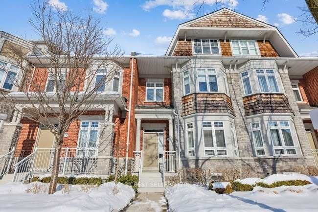 Property Photo:  135 St. Lawrence Dr  ON L5G 4V2 