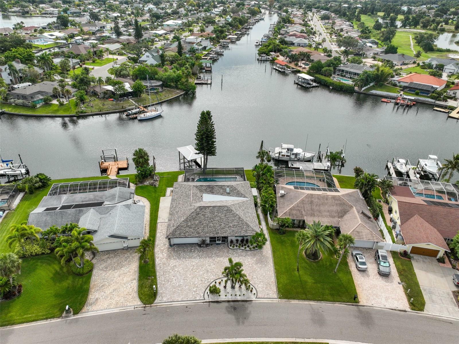 Property Photo: 6431 Lake Sunrise Drive FL 33572