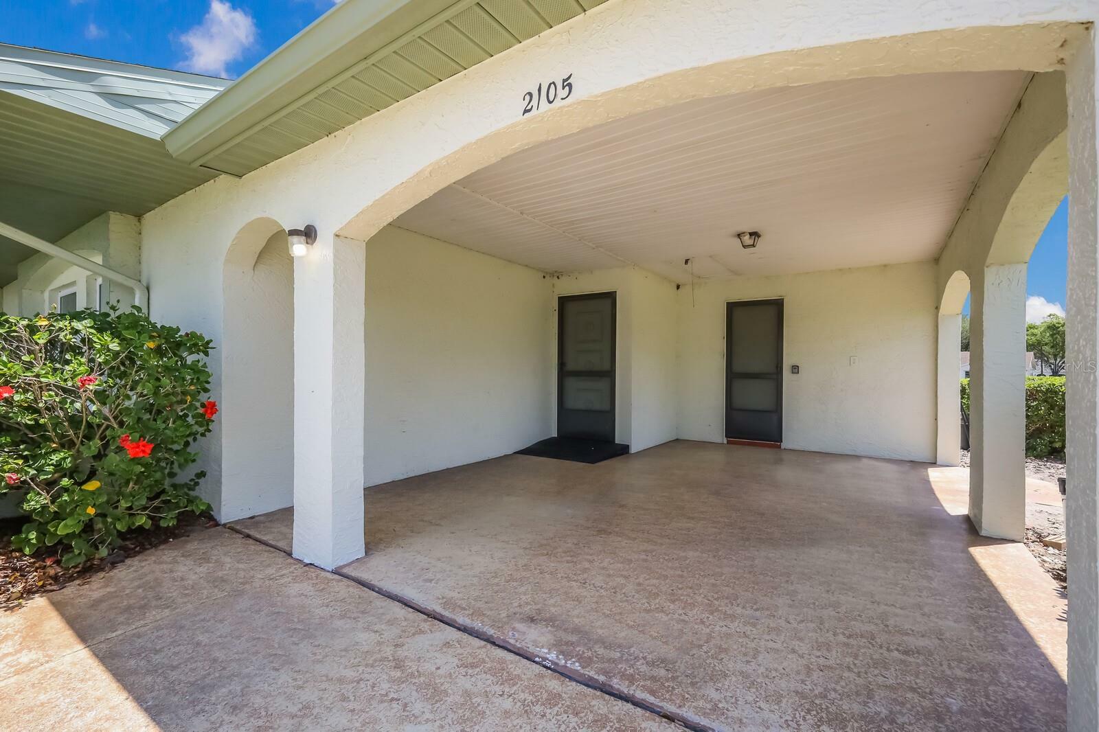 Property Photo:  2105 Hereford Drive 442  FL 33573 