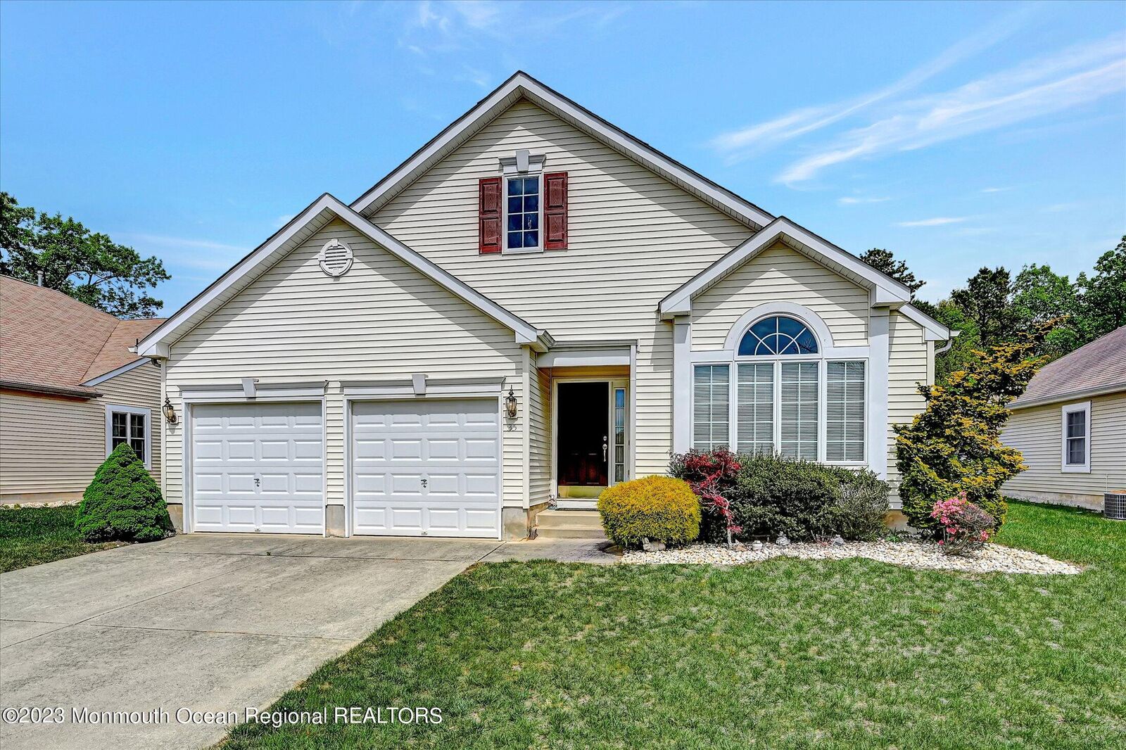 Property Photo:  35 Kings North Road  NJ 08527 