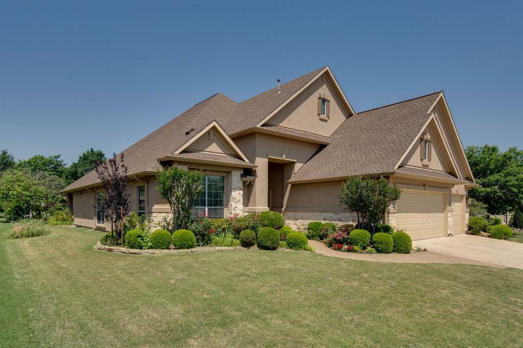 Property Photo:  9104 Grandview Drive  TX 76207 