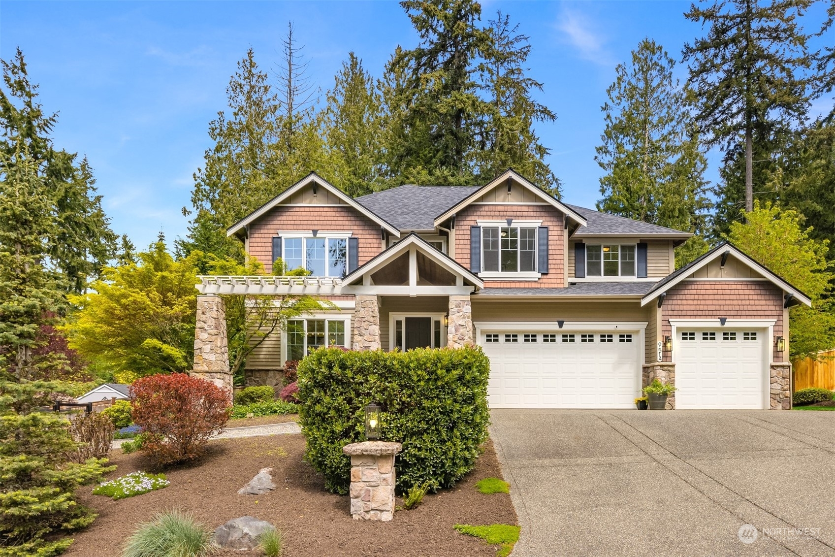 Property Photo:  9514 NE Idelweis Court  WA 98110 