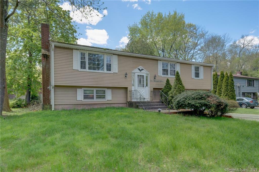 Property Photo:  515 Poquonock Avenue  CT 06095 