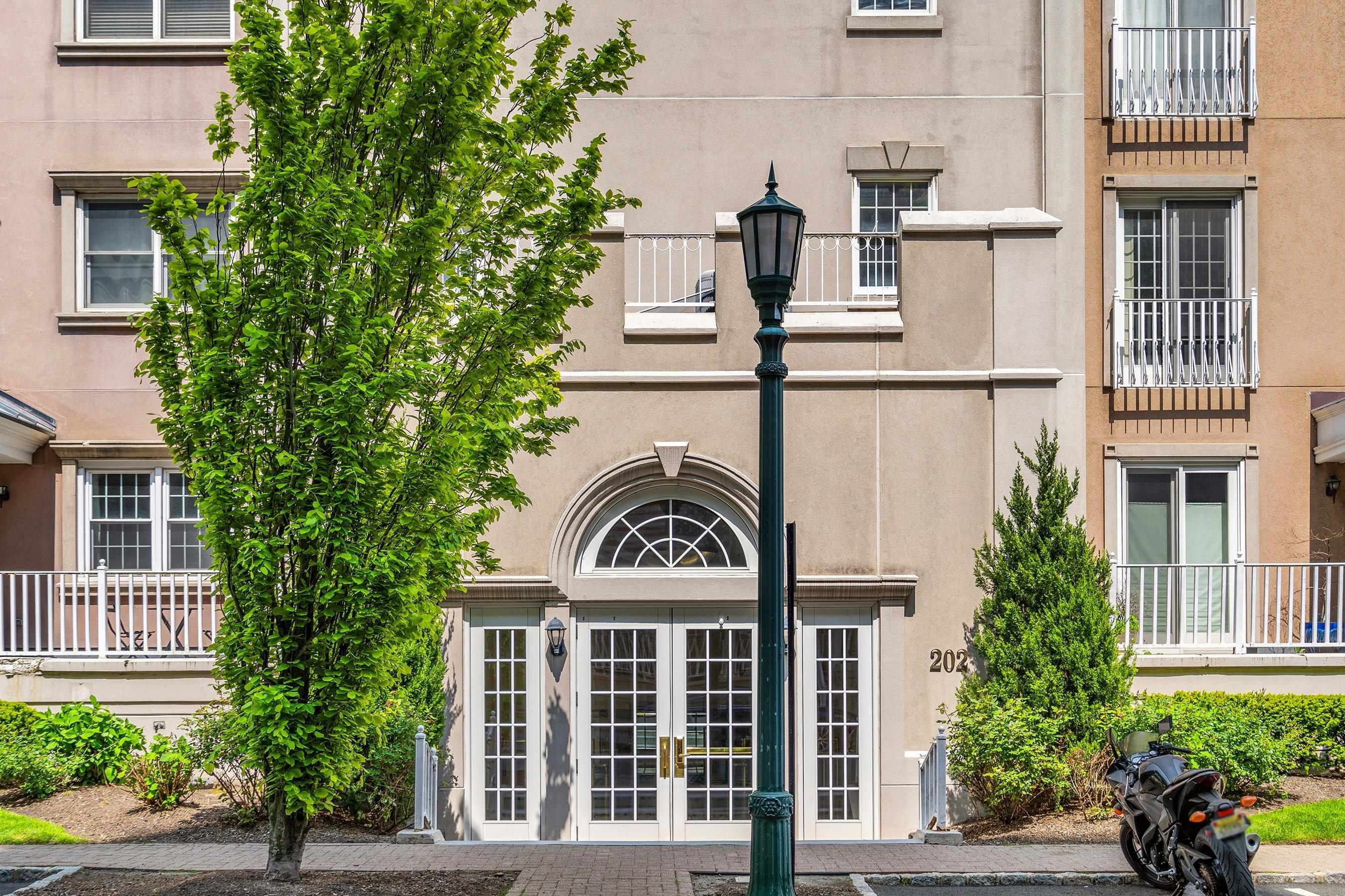 Property Photo: 202 Shearwater Ct West 22 NJ 07305