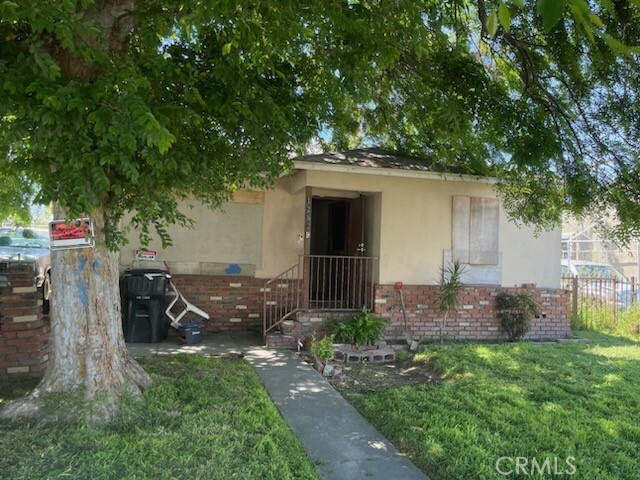 Property Photo:  12829 S Stoneacre Avenue  CA 90221 