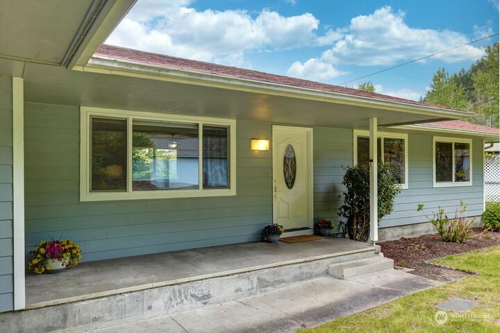 Property Photo:  16513  29th Street Ct E  WA 98391 