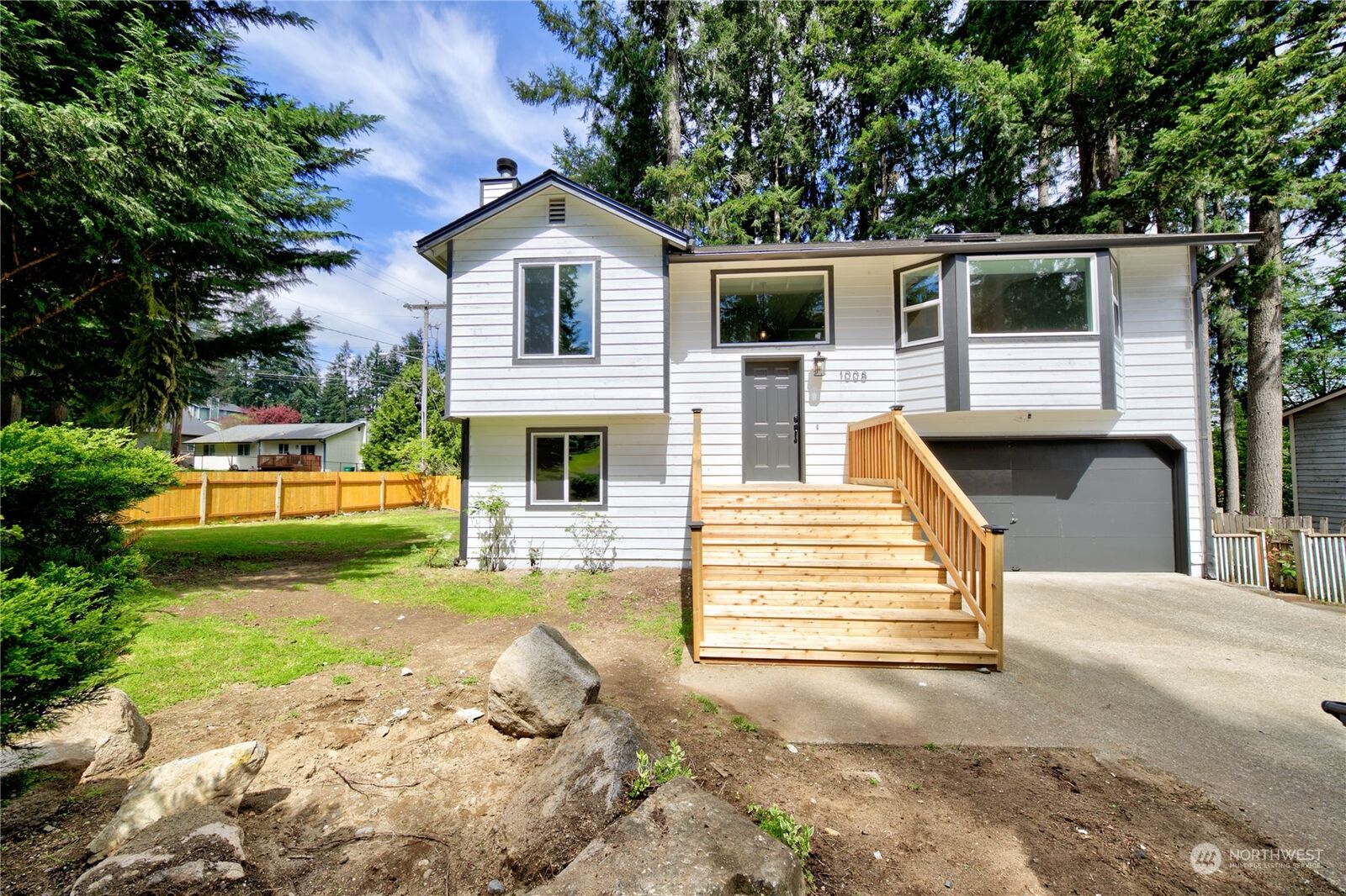 Property Photo: 1008 NE Lombard Court WA 98311