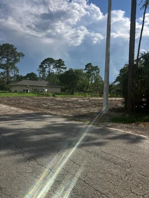 Property Photo: 2309 Johns Avenue FL 33920