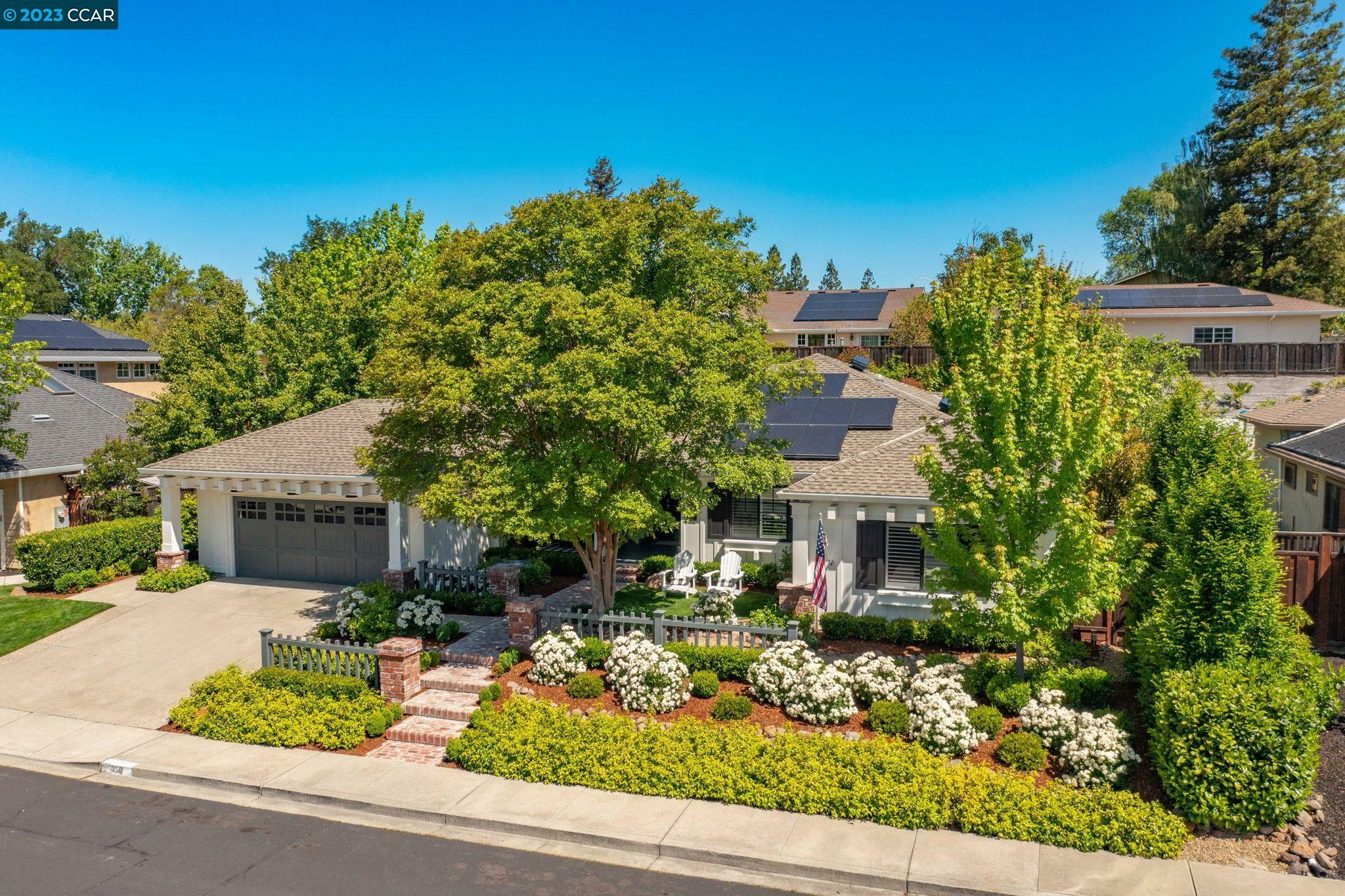 Property Photo: 350 Conway Dr CA 94526