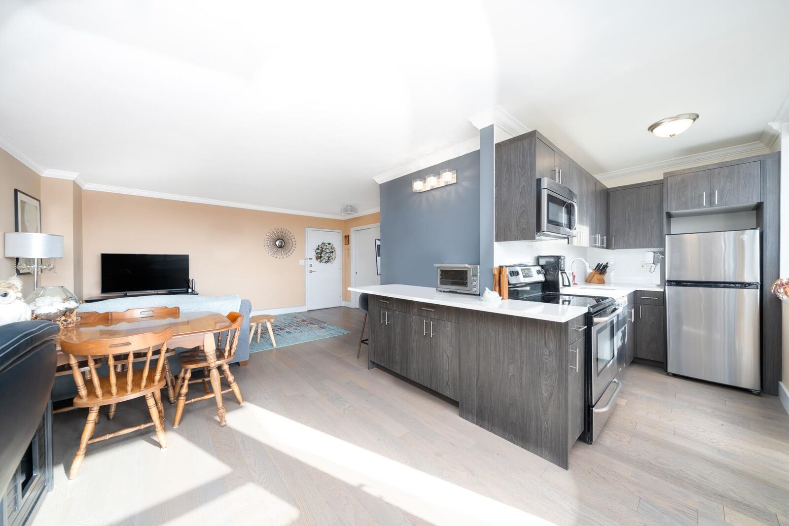 Property Photo:  100 Manhattan Ave 615  NJ 07087 