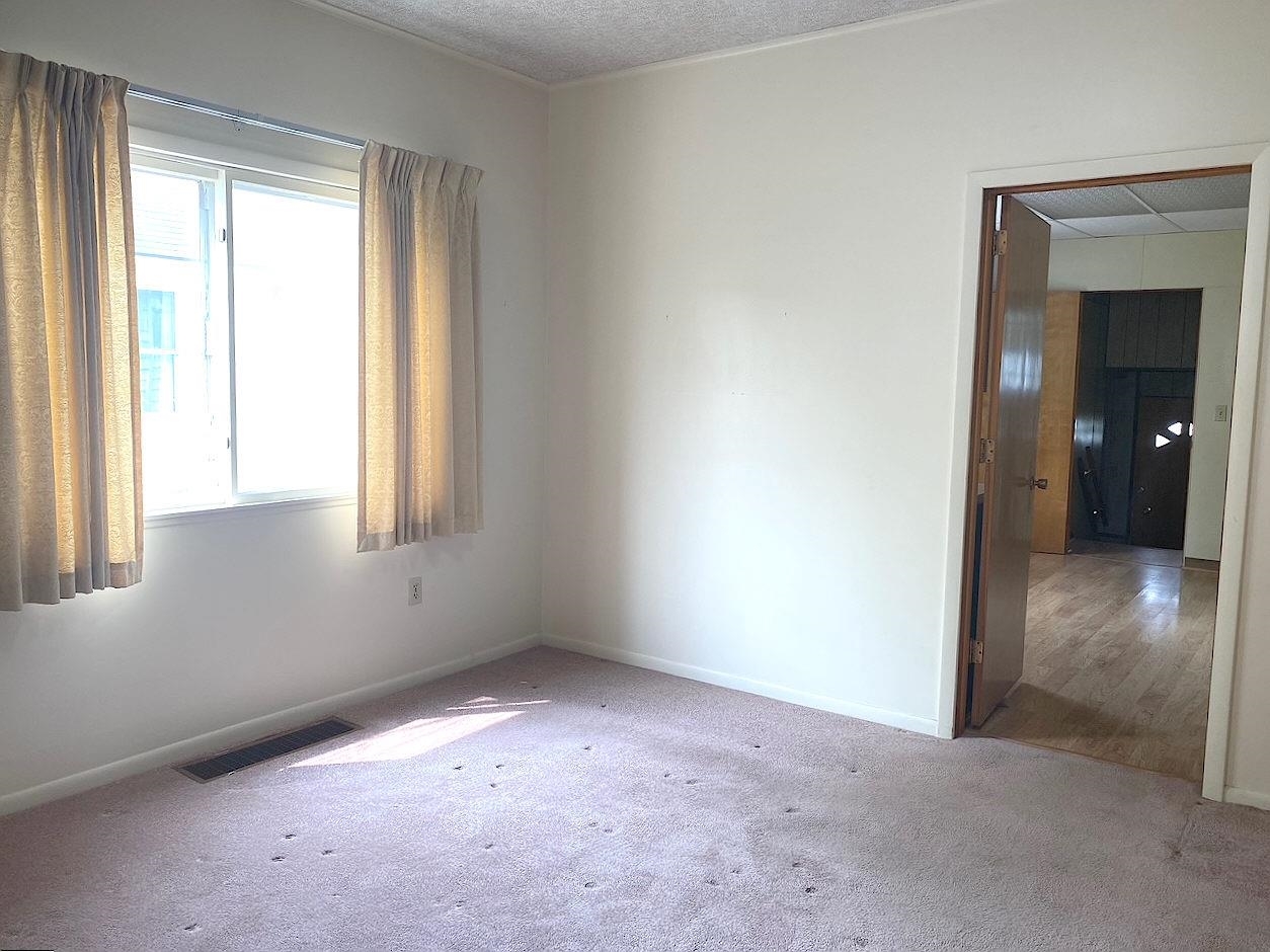 Property Photo: 704 S Sherman Street MI 48708